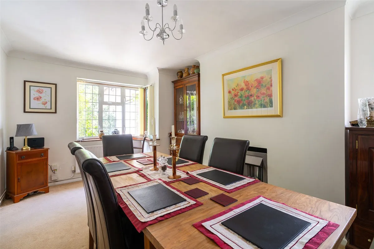 Burnt Oak, Little London, RG26