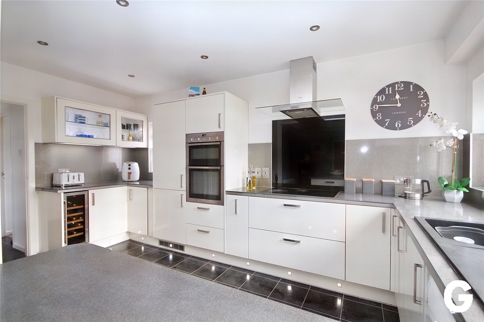 Hightown Road, Ringwood, Hampshire, BH24 Image 2