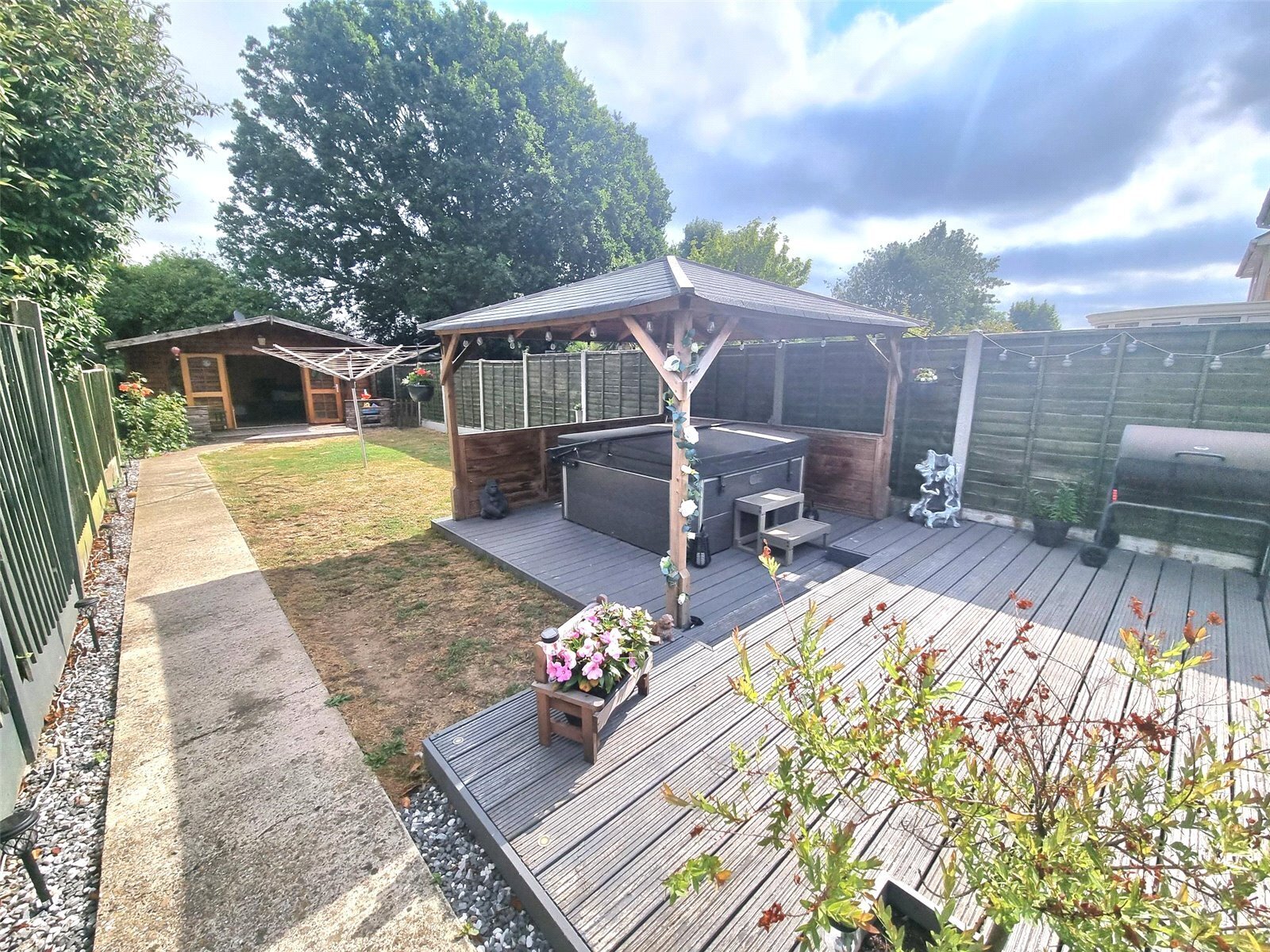 Victoria Road, Rayleigh, Essex, SS6 Image 1
