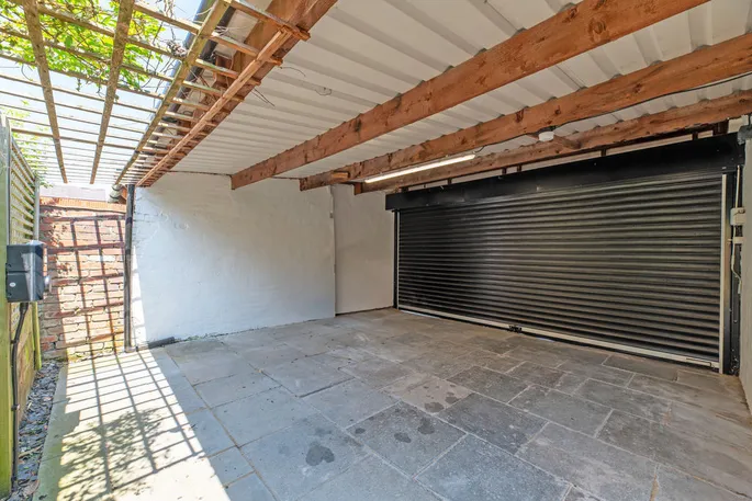 Property carousel image 24