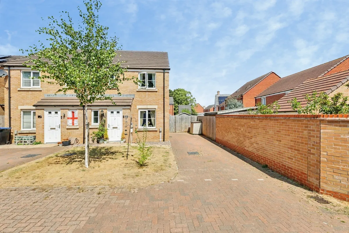 Aviary Row, Northampton