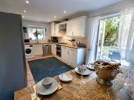Freestone Way, CORSHAM thumb 3