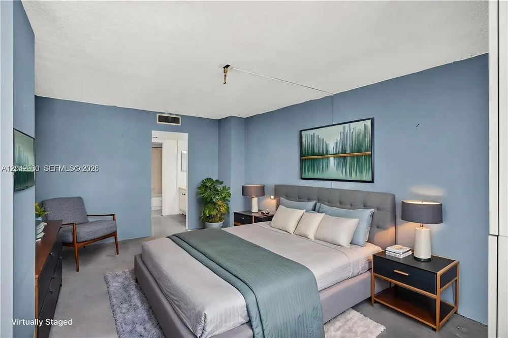20301 W Country Club Dr, Aventura, FL 33180