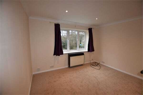Upshire Gardens, The Warren, Bracknell, RG12 Image 5