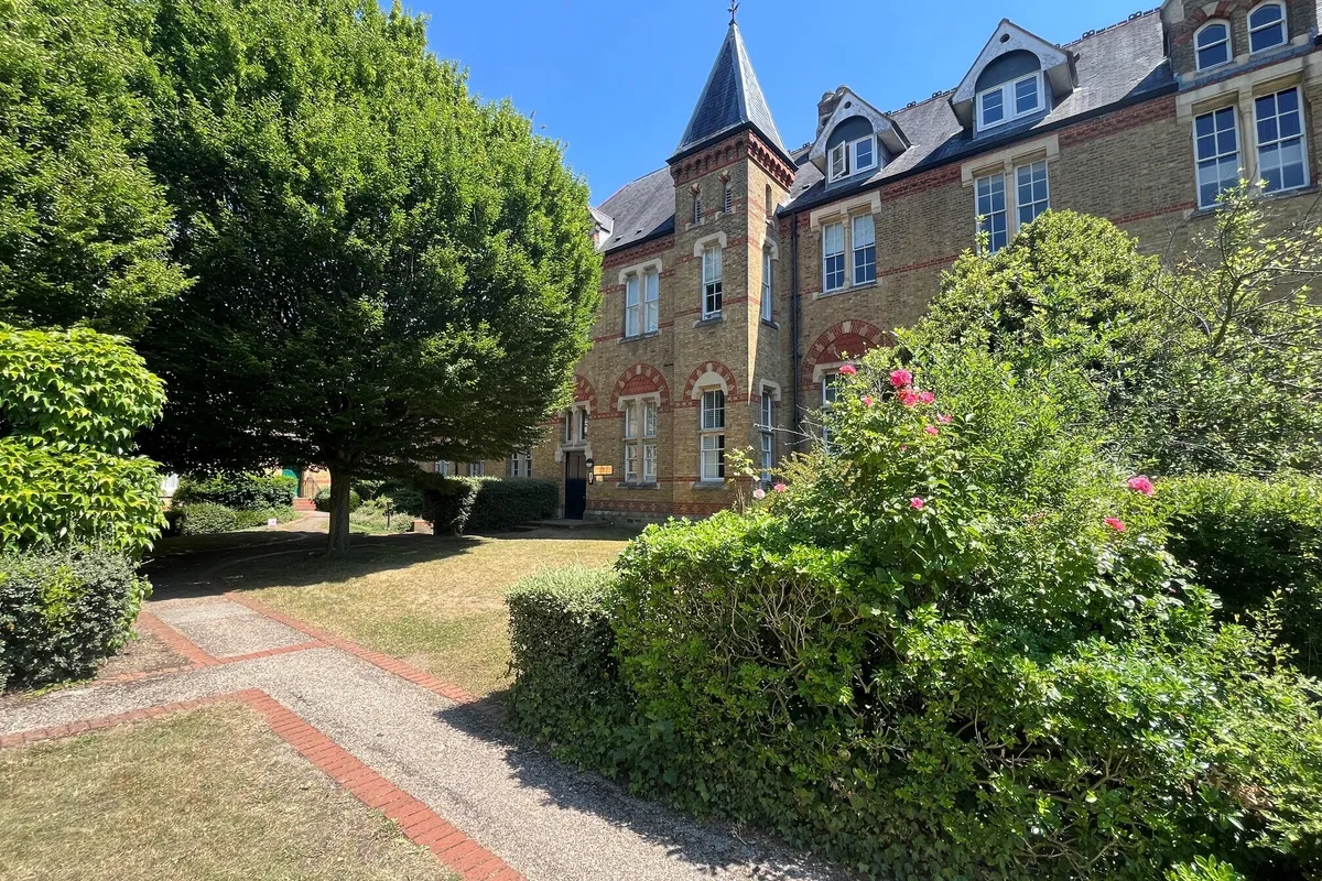 Aston Close, Watford
