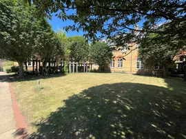 Aston Close, Watford thumb 2