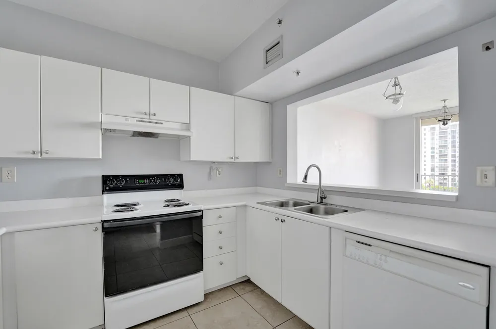 3020 NE 32nd Ave, Fort Lauderdale, FL 33308