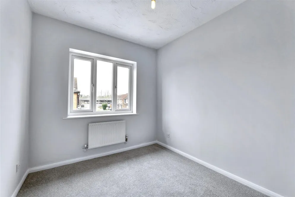 Property carousel item 12