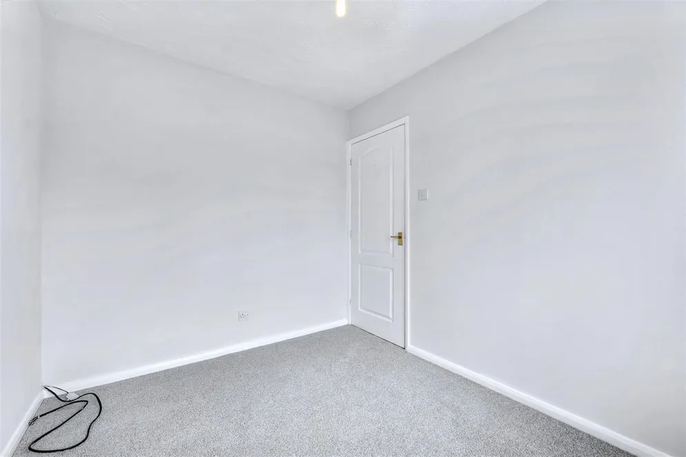 Property carousel item 13