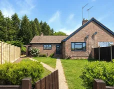 Plaistow Road Godalming GU8 photo 1