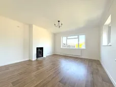 Plaistow Road Godalming GU8 photo 2