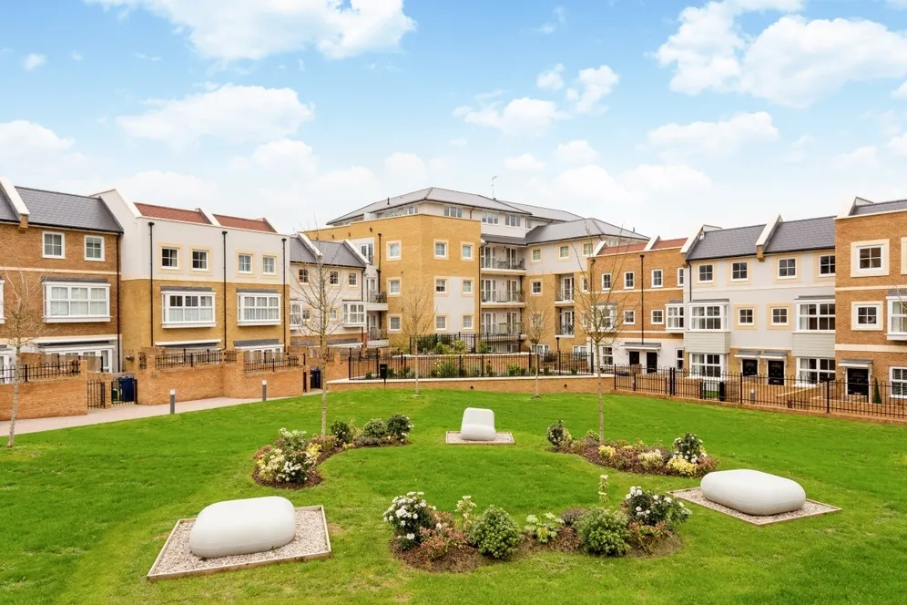 Flambard Way Godalming GU7 photo 10