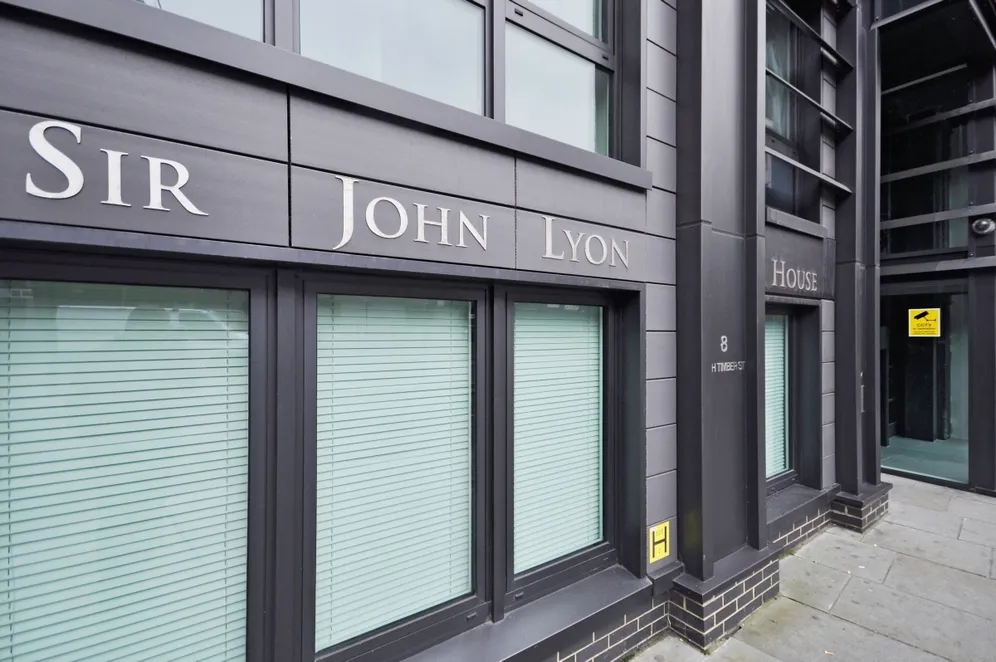 London EC4V photo 13