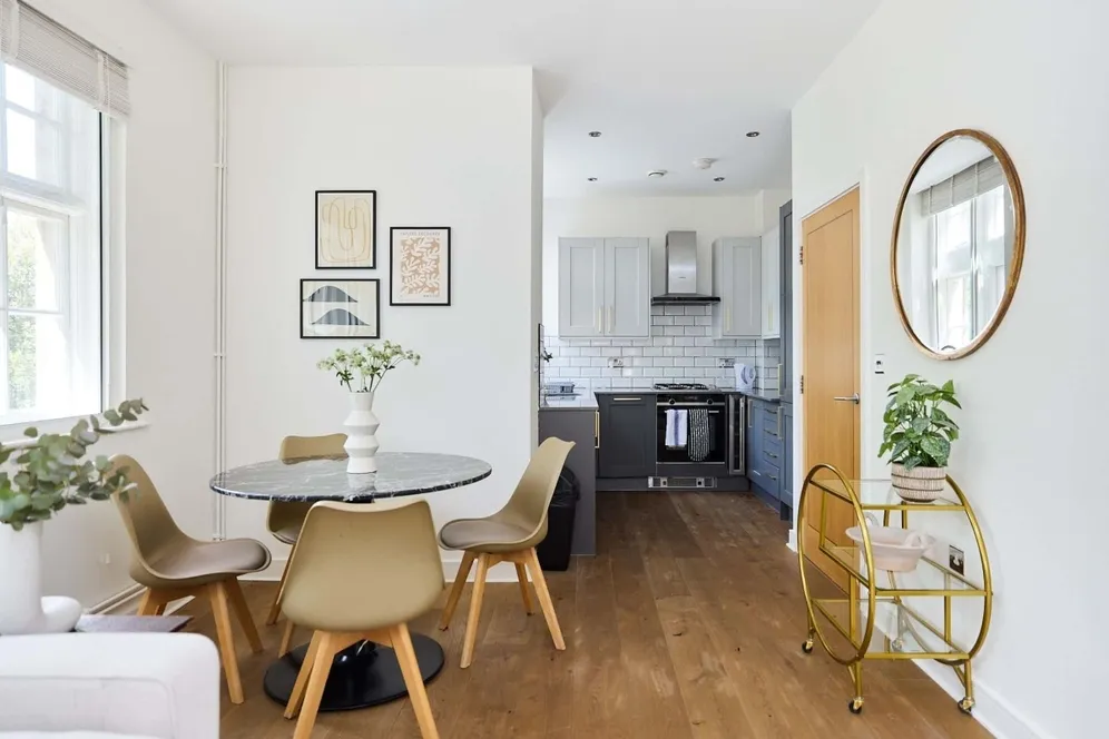 Marianne Close London SE5 photo 17