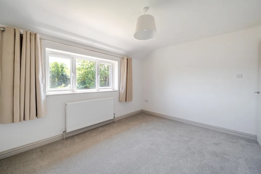 Morris Way London Colney AL2 photo 15