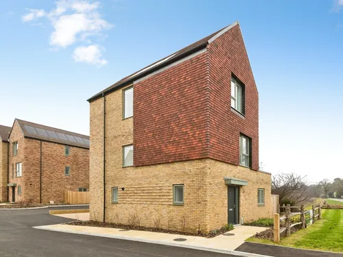 Isaacs Lane, Burgess Hillphoto