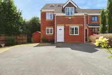 Leighton Close, Wellingborough
