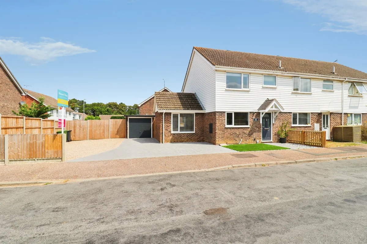 Admirals Way, THETFORD