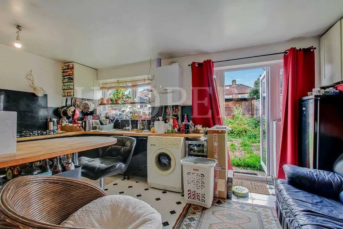 North Circular Road, London, NW2