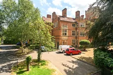Oldfield Wood, Woking, GU22 photo 2