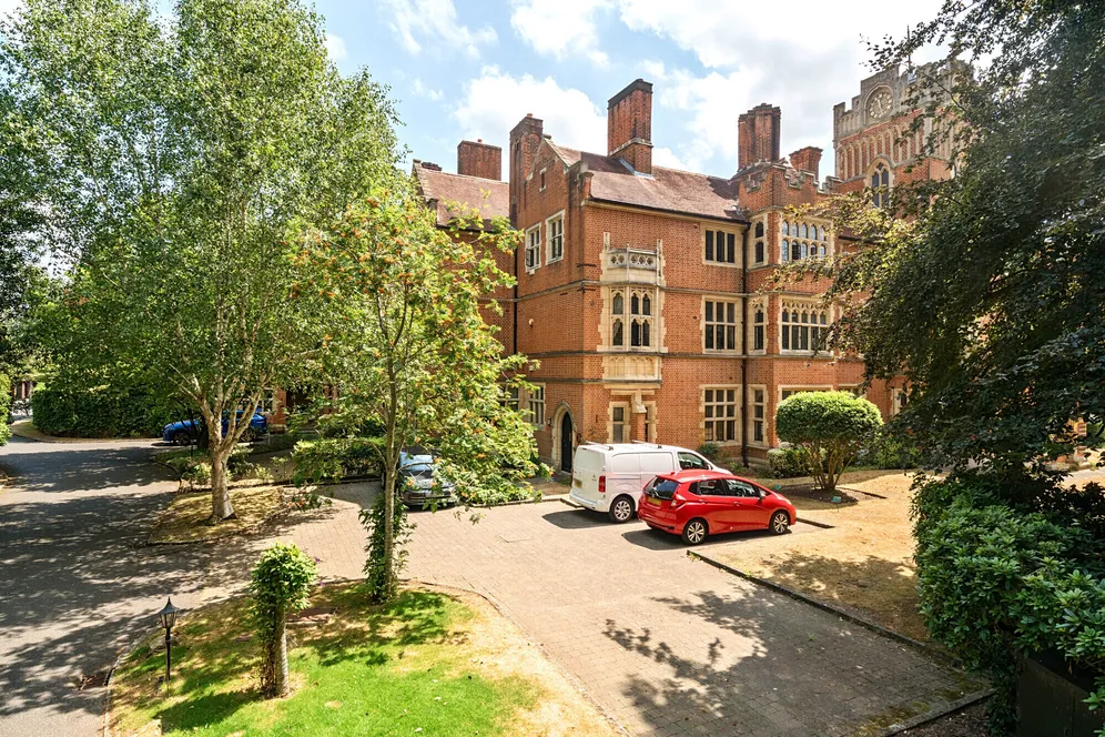 Oldfield Wood, Woking, GU22 photo 2