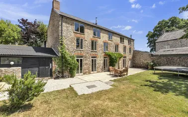 Dalwood, Axminster