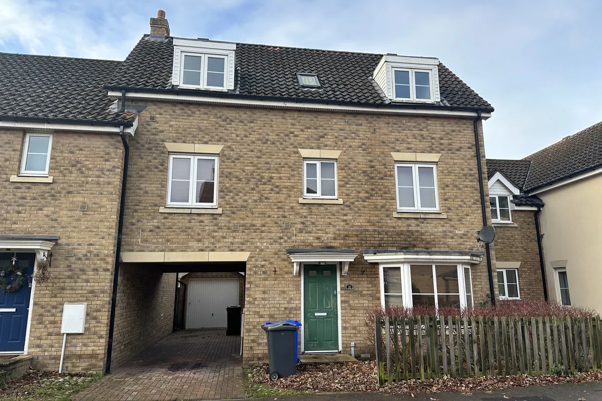 Evergreen Way, Mildenhall, BURY ST. EDMUNDS