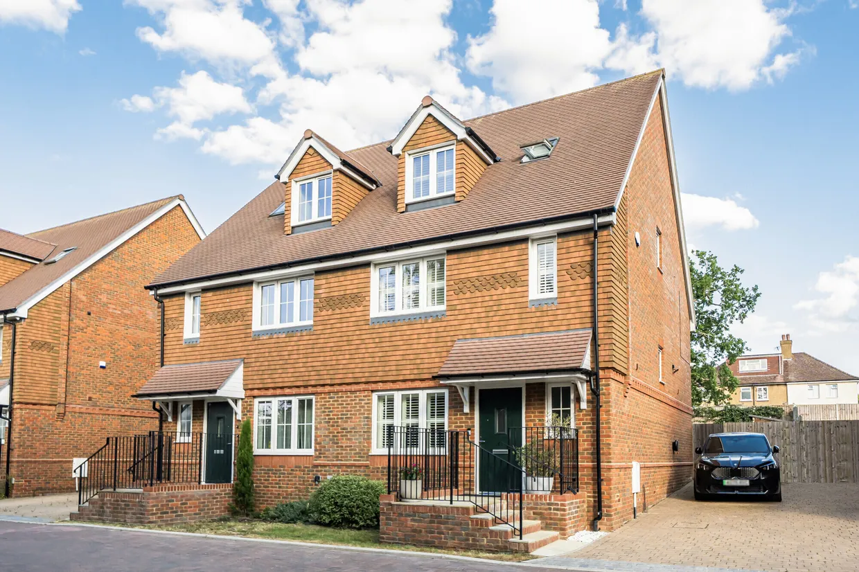 Fenton Close, Potters Bar, EN6 photo 1