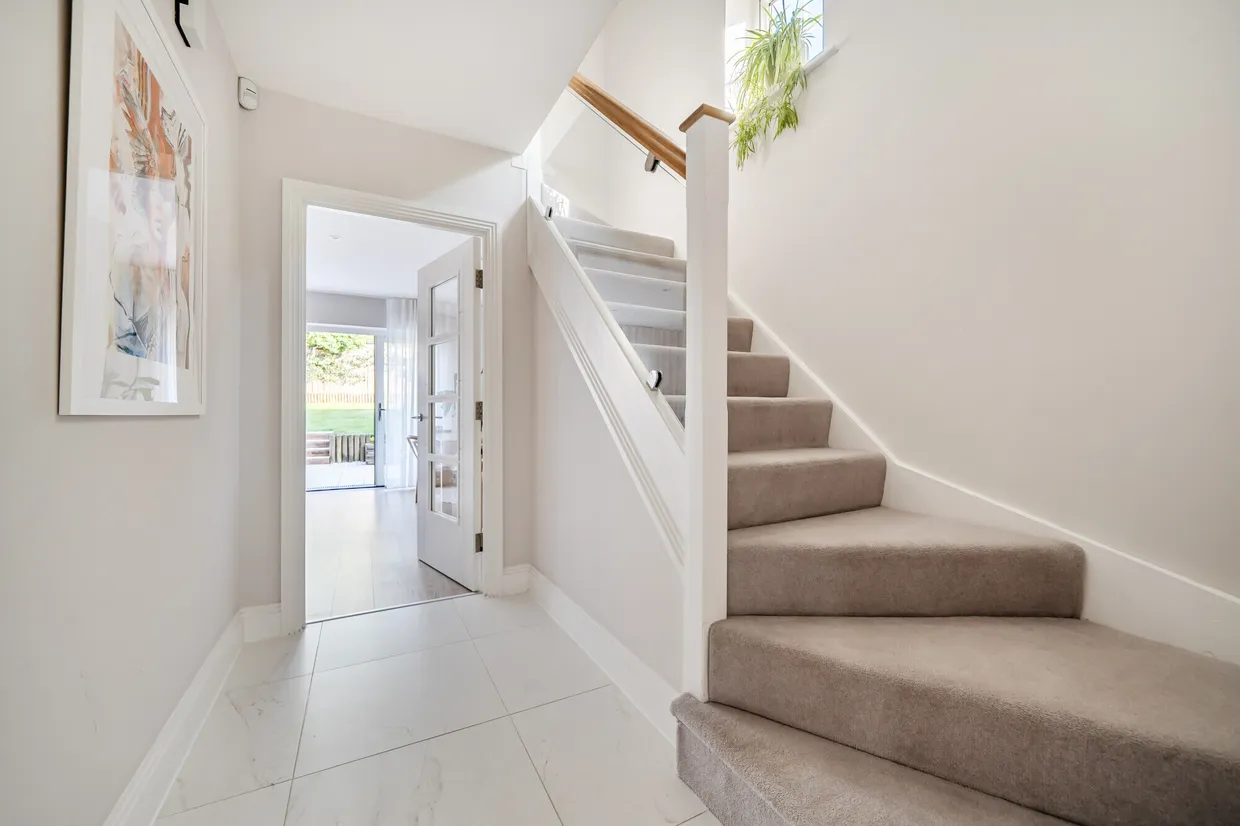 Fenton Close, Potters Bar, EN6 photo 2