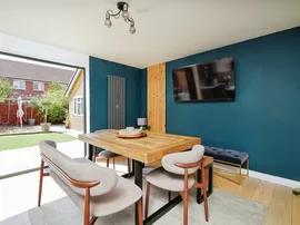 Miles East, Harwell, Didcot thumb 3