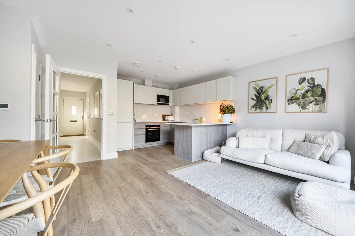 Fenton Close, Potters Bar, EN6 photo 5