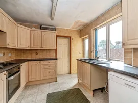 Hill Crescent, Brogborough, Bedford thumb 3