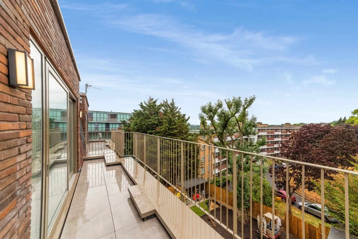 Dog Kennel Hill London SE22 photo 7