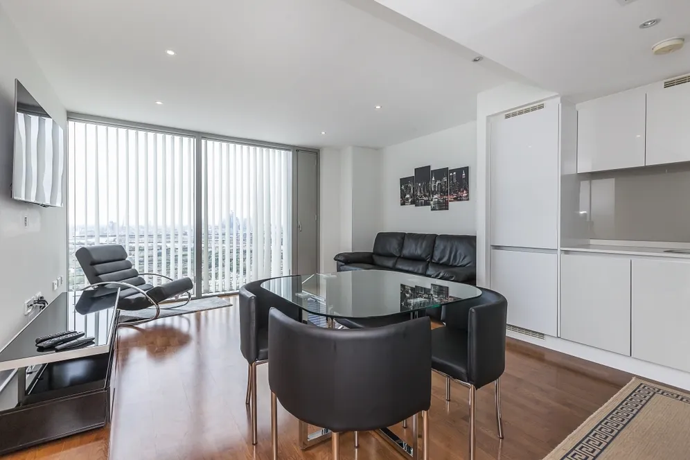 Landmark East, E14 photo 9