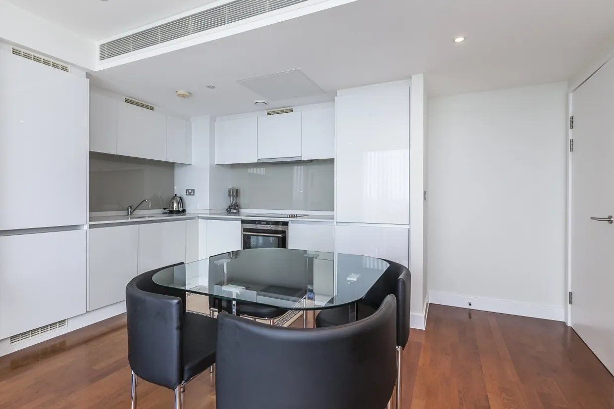 Landmark East, E14 photo 13