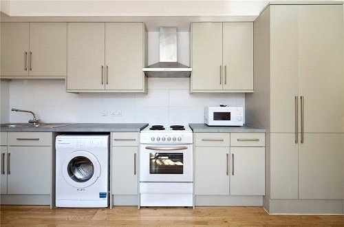 Tite Hall, Huddersfield, HD1 Image 5