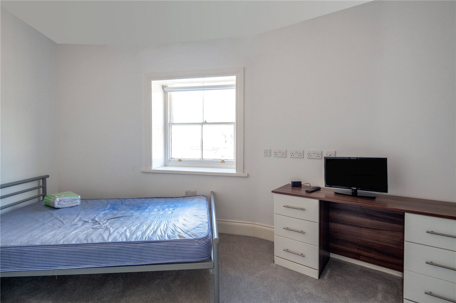 Tite Hall, Huddersfield, HD1 Image 12