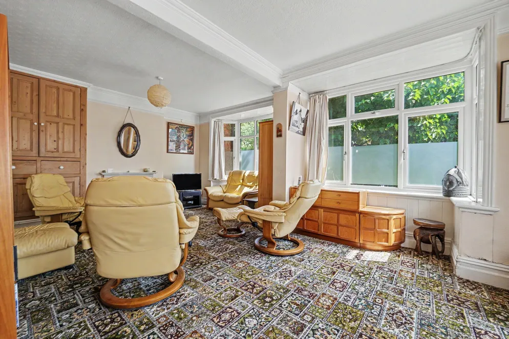 Property carousel item 5