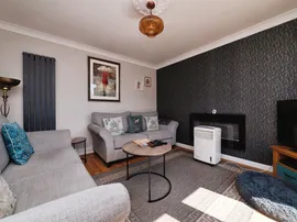 Cadeleigh Close, Bransholme, Hull thumb 2