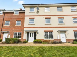 Hayes Drive, Three Mile Cross, Reading thumb 2