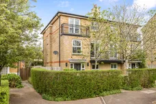 Weston Drive, Caterham, CR3 photo 1