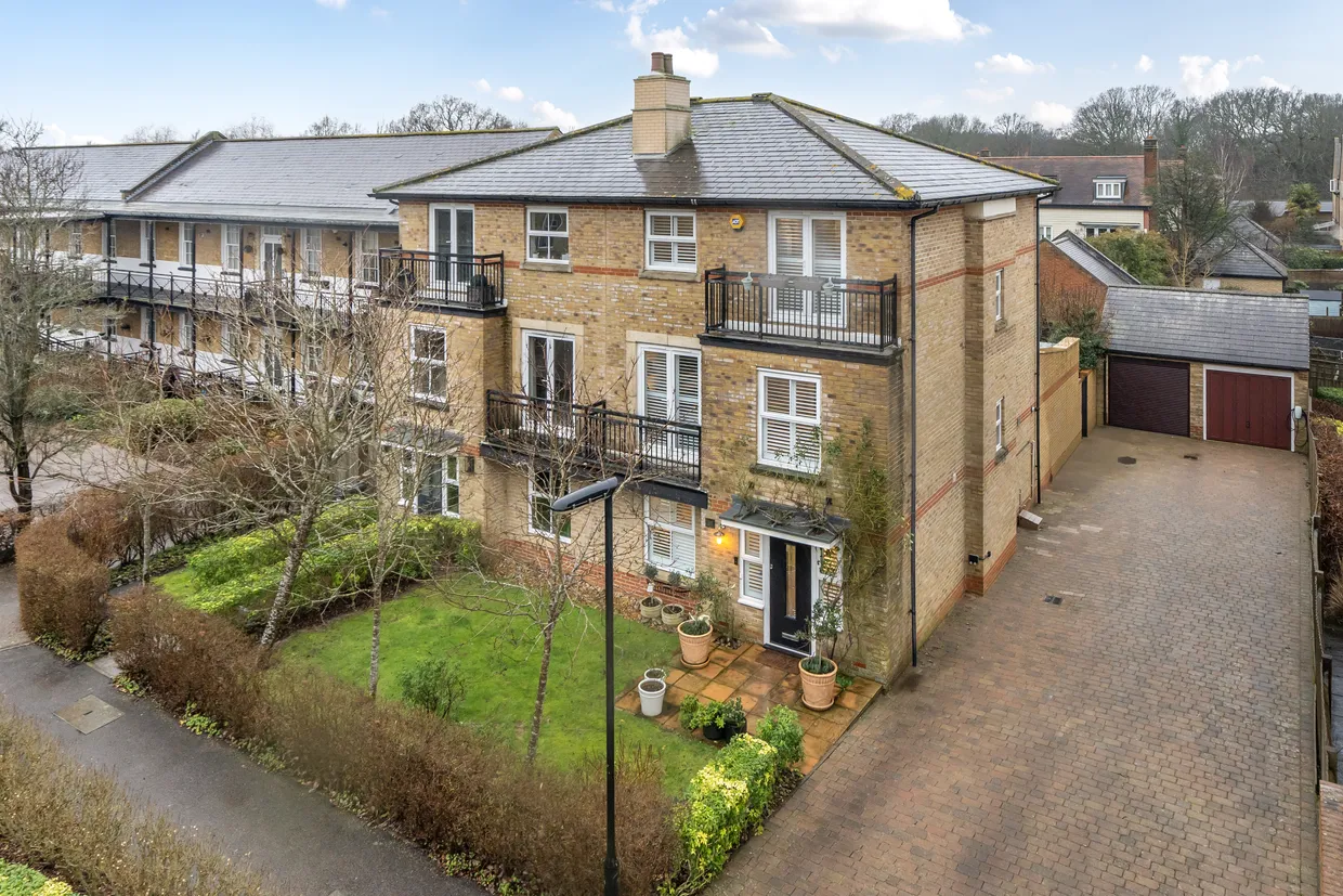Weston Drive, Caterham, CR3 photo 7