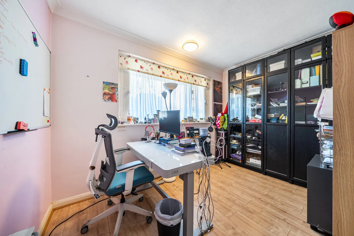 Elgin Drive, Northwood, HA6 photo 9