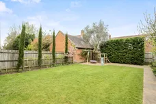Weston Drive, Caterham, CR3 photo 13