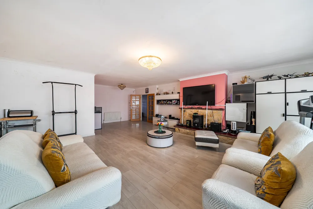 Elgin Drive, Northwood, HA6