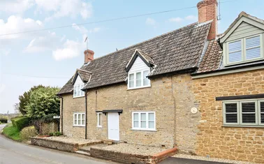 Haselbury Plucknett, Crewkerne