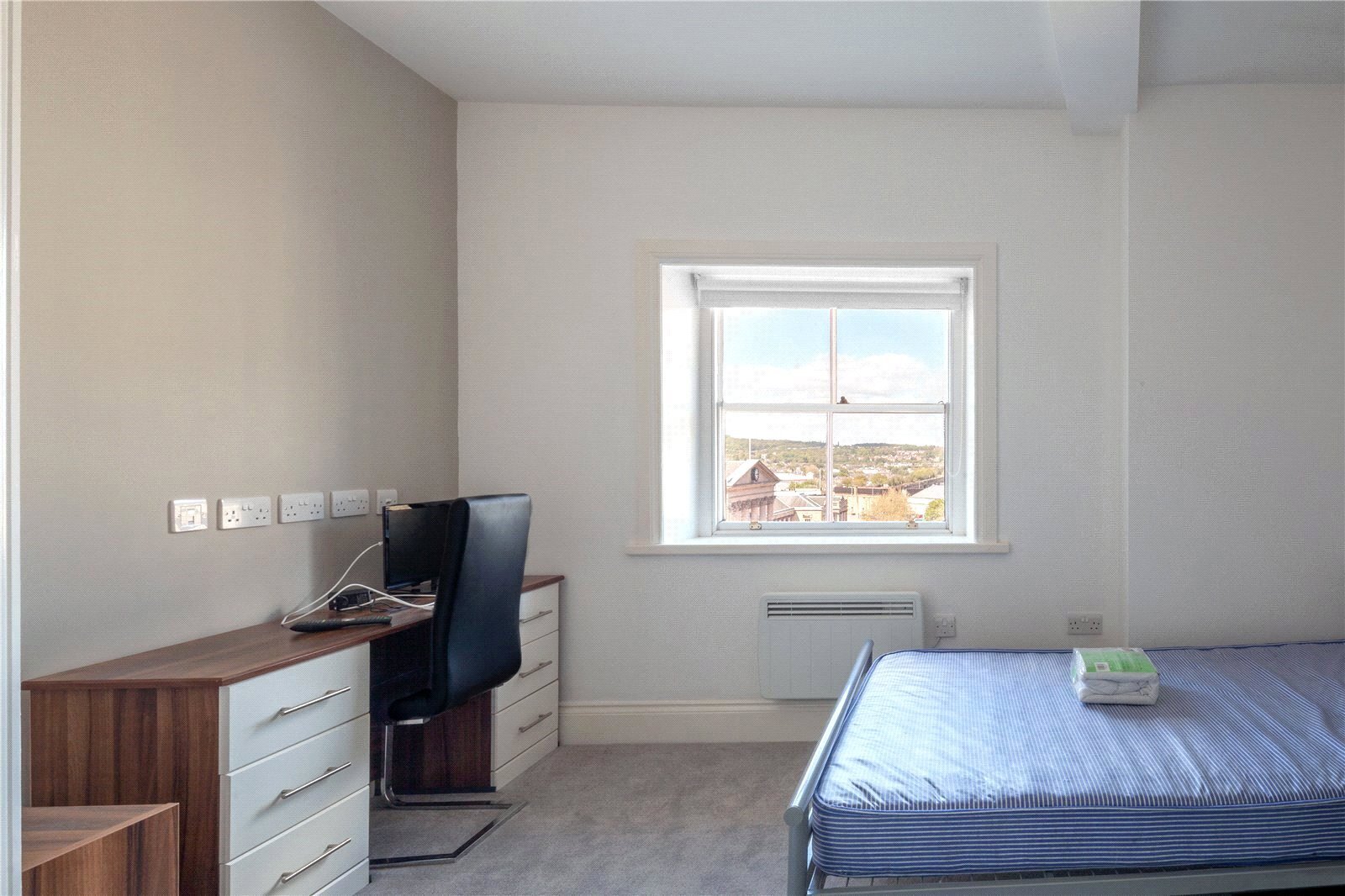 Tite Hall, Huddersfield, HD1 Image 7