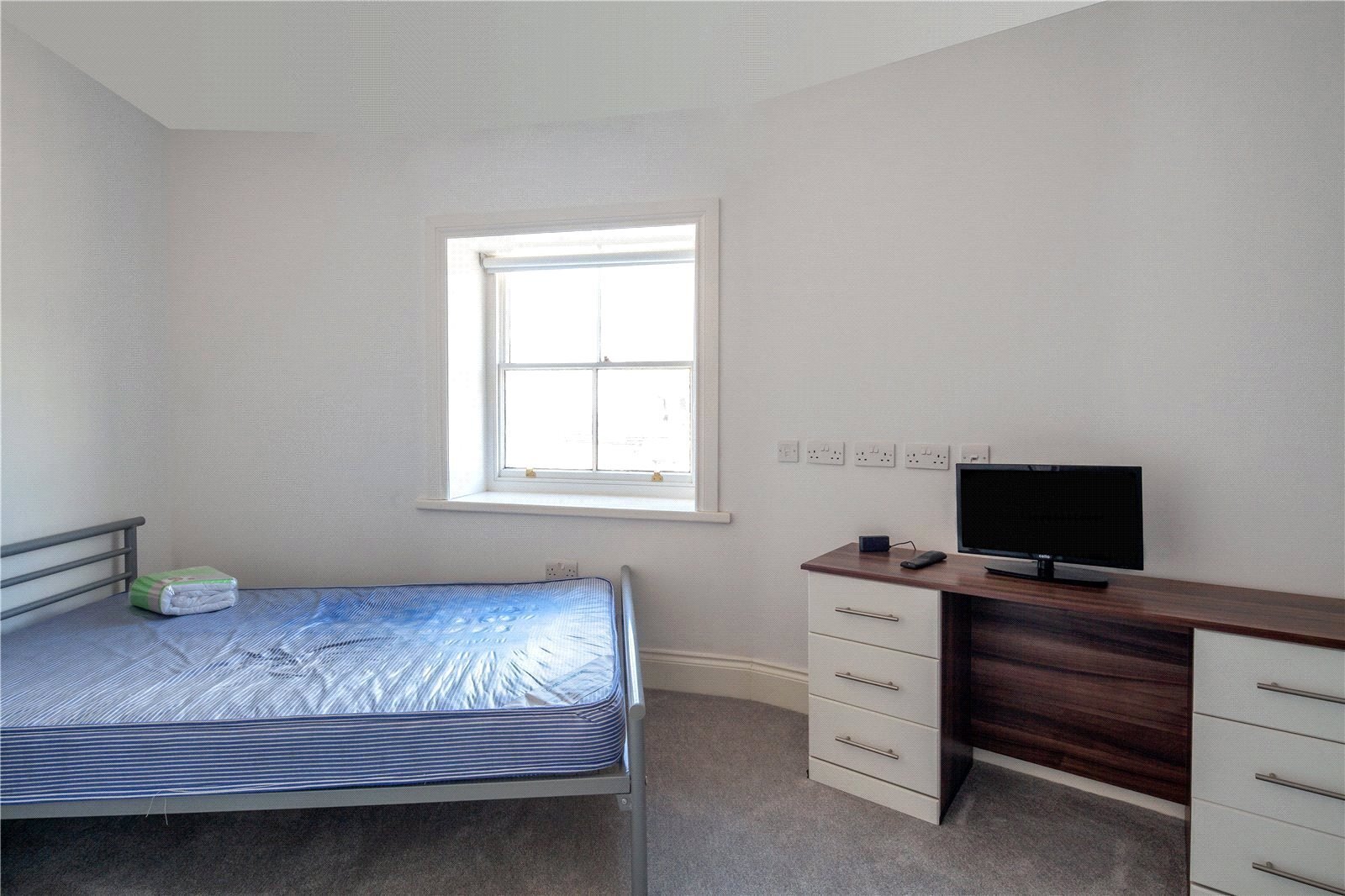 Tite Hall, Huddersfield, HD1 Image 12