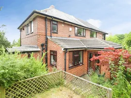 Queenswood Close, Leeds thumb 3