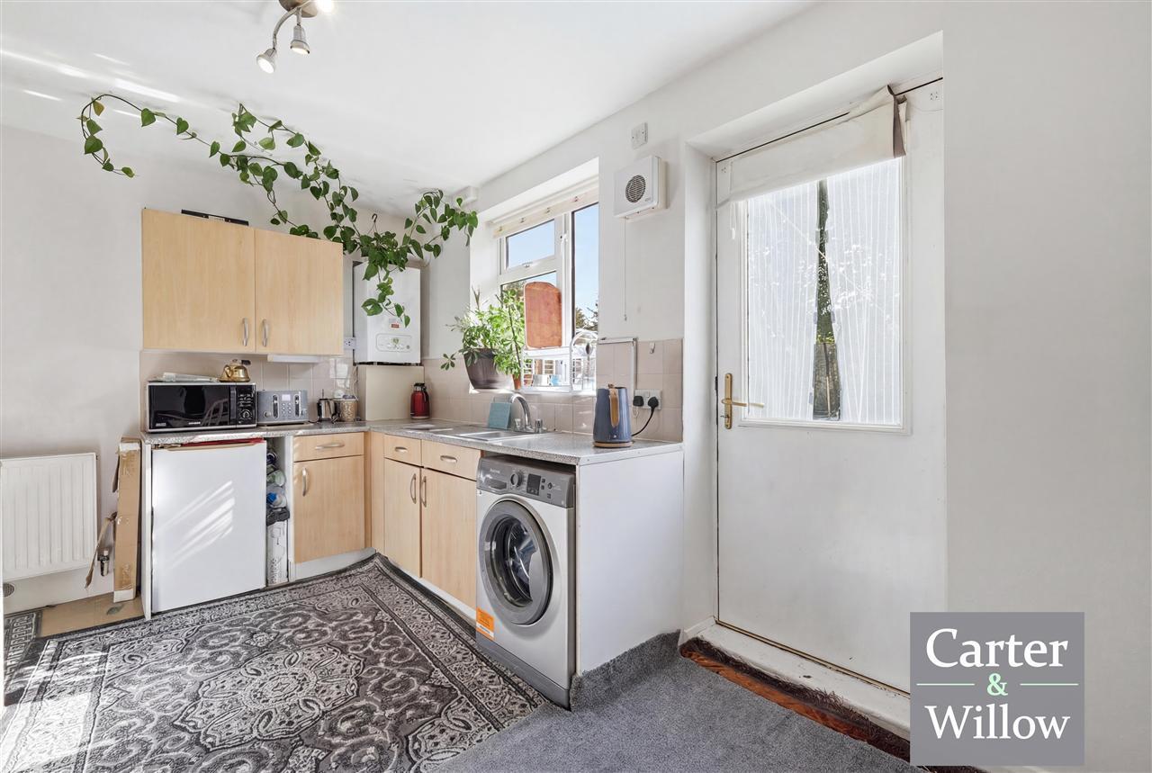 Hedingham Road, Dagenham, Essex Image 6